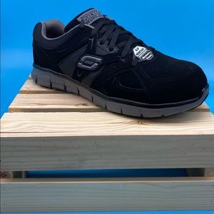 Skechers Made to Last Slip-Resistant steel toe size 10 wide width